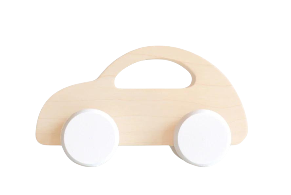 Voiture en bois blanc 1